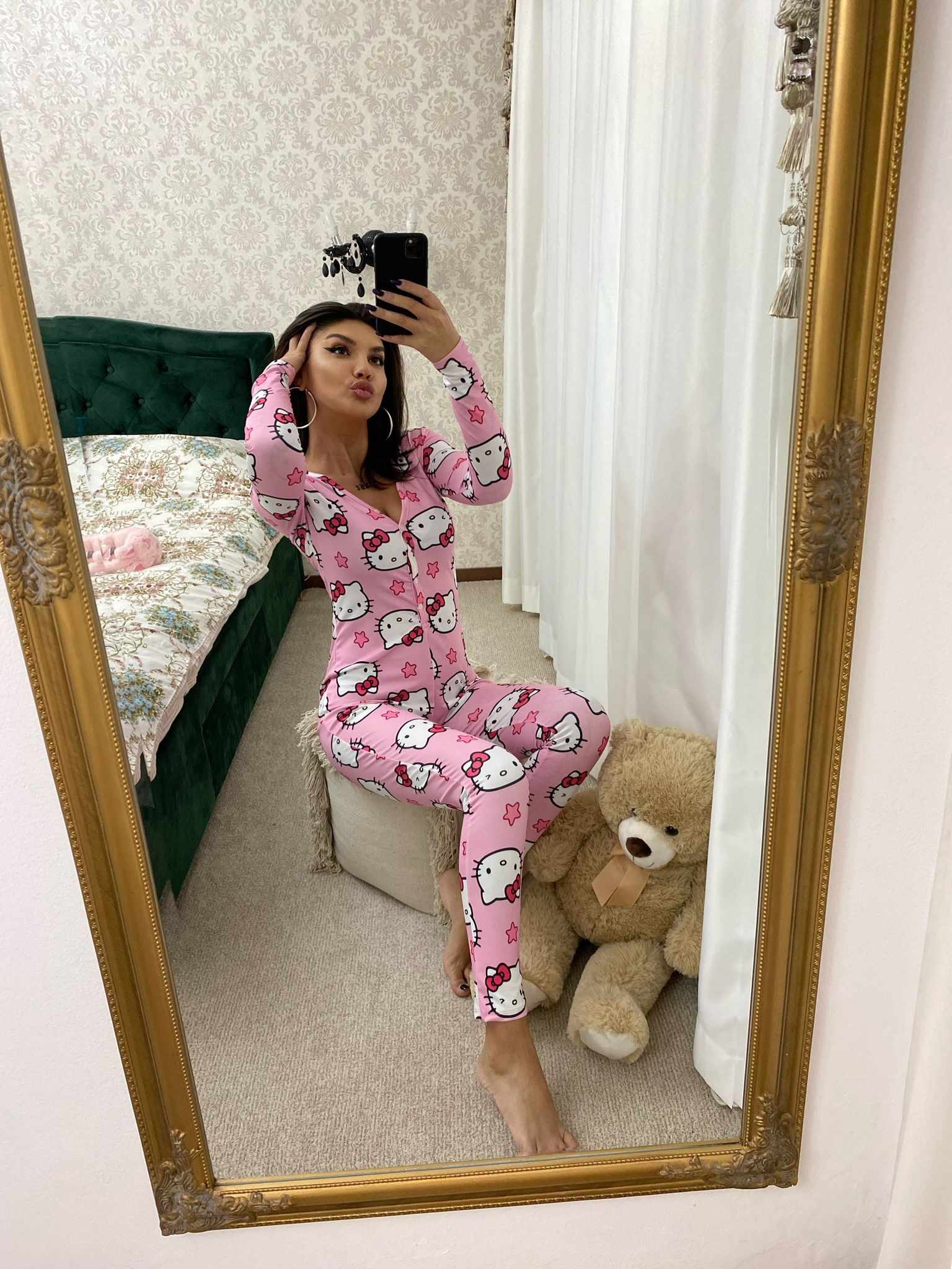 Pijama dama tip salopeta Hello Kitty